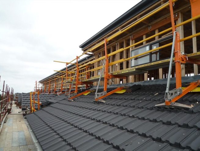 Scaffolding-roof-work